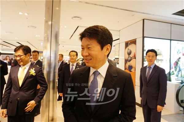 [NW포토]정몽규 현대산업개발 회장, 신라아이파크면세점 깜짝 방문