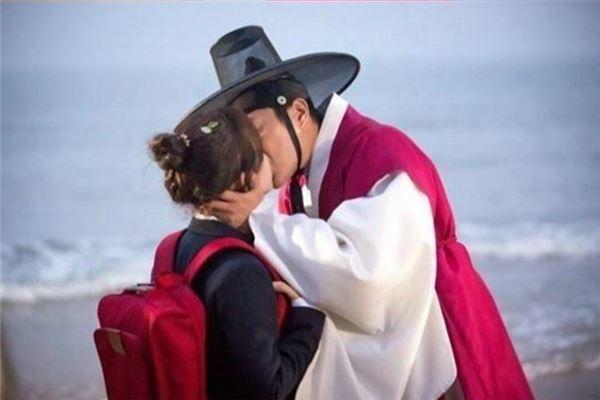 ‘퐁당퐁당 러브’ 김슬기-윤두준 뜨거운 키스신 ‘눈길’