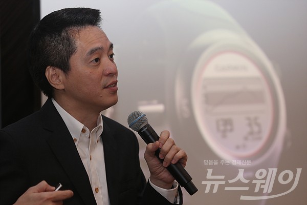 [NW포토]다니엘 젠 가민 총괄책임자, ‘스마트워치 포러너 235 한글 지원’