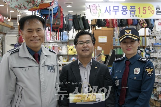 김성열 담양경찰서장, 아동안전지킴이집 직접 방문 감사장 수여
