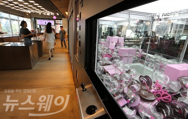 [NW포토]100가지 아이스크림과 즐길거리가 있는 디져트 카페 ‘배스킨라빈스 브라운’