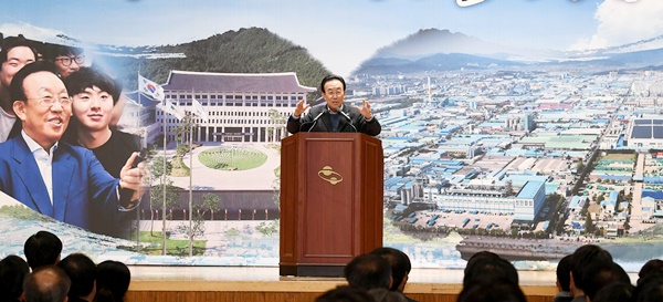 김관용 경북도지사, 구미 IT·모바일 산업육성정책 중심돼야