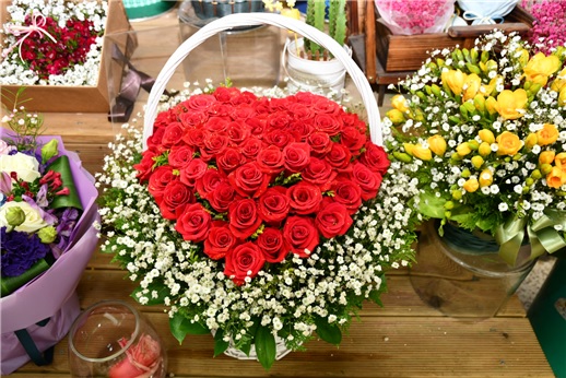 화이트데이, 꽃으로 사랑과 우정을 전하세요