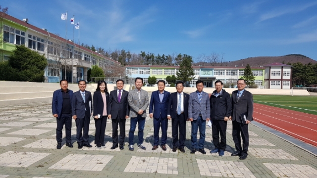 인천시의회 교육위, 백령도 학교현장 방문...소통의 시간 가져