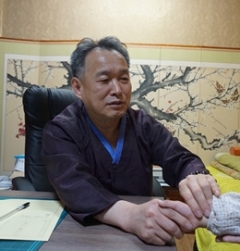 삼대한의원 김덕호 원장, 경산시 아동 10명에게 한약 후원