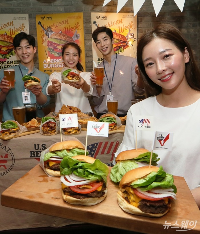[NW포토]아메리칸 수제버거를 최대 20% 저렴하게…‘제3회 아메리칸 버거위크 ’