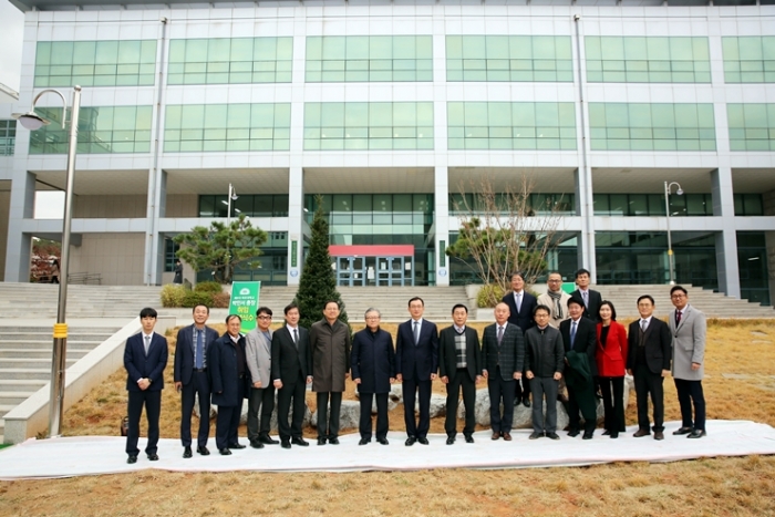 목포대, (주)금화 이승준 회장 발전기금 기부 및 박민서 총장 취임 기념식수 실시