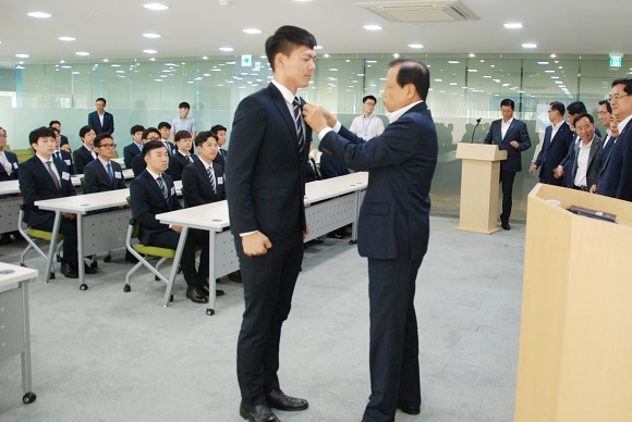 한국종합기술 신입사원, ROTC, 외국어 능력자 포진