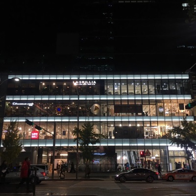 미니 타임스퀘어, 홍대앞 ‘엑시트’ 핫플로!