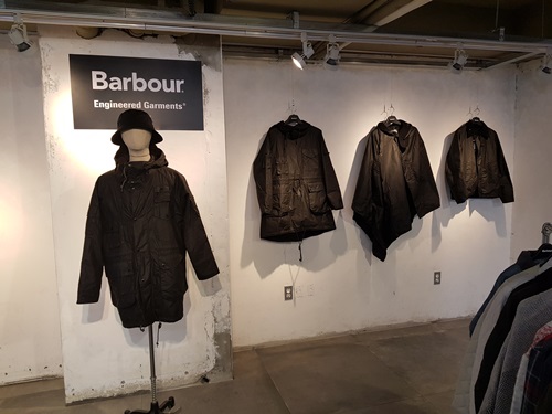 英 바버, F/W 마가렛호웰 등과 콜래보 활발