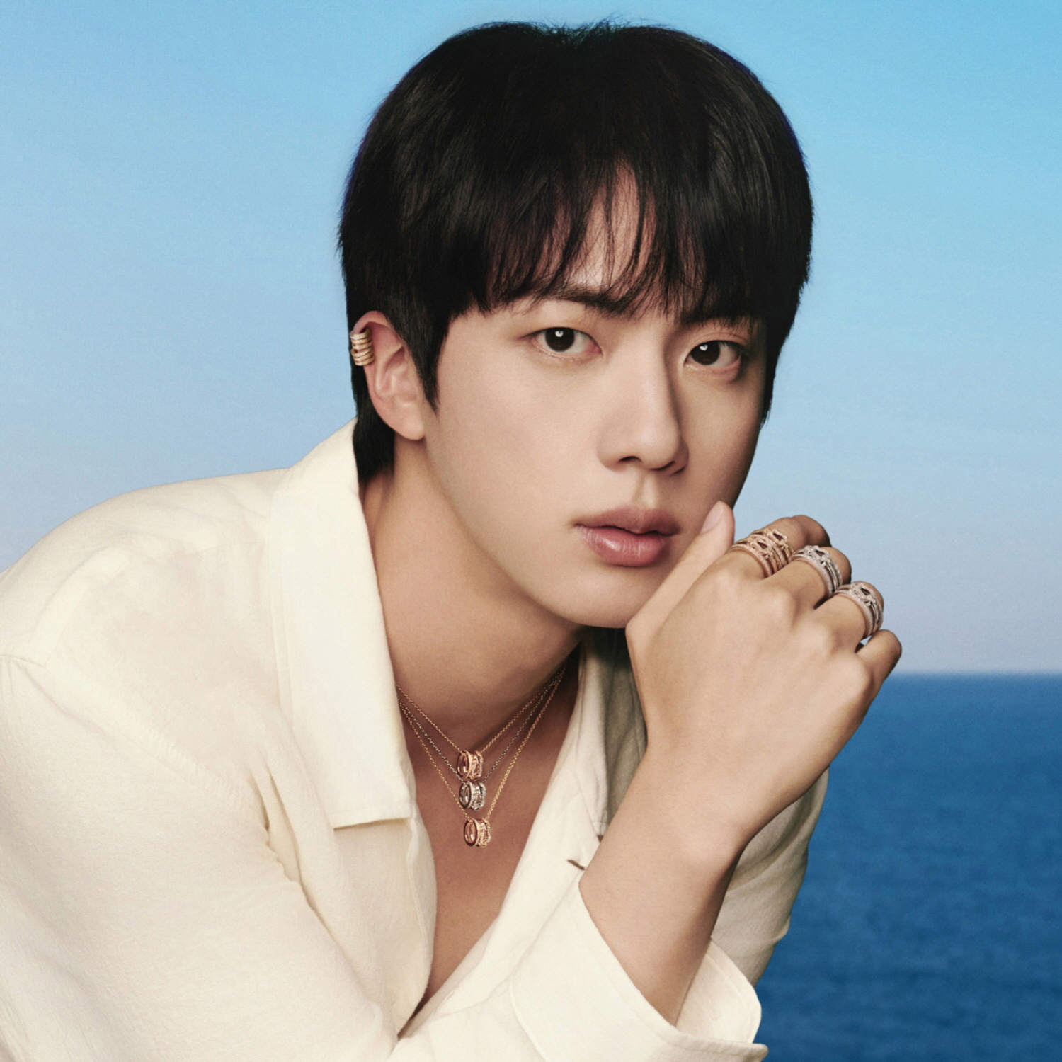 프레드, 방탄소년단 진과 함께한 포스텐 라이즈 공개