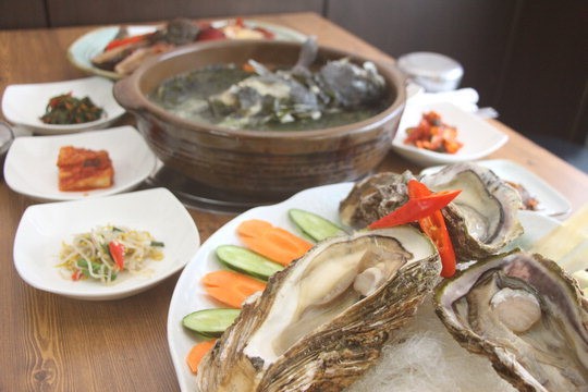 [오감맛집] 바다 사나이가 차린 밥상… 혀 끝에 파도가 치네