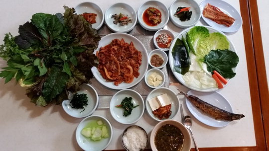 풍경이 있는 식당… 눈도 입도 만족한 쌈