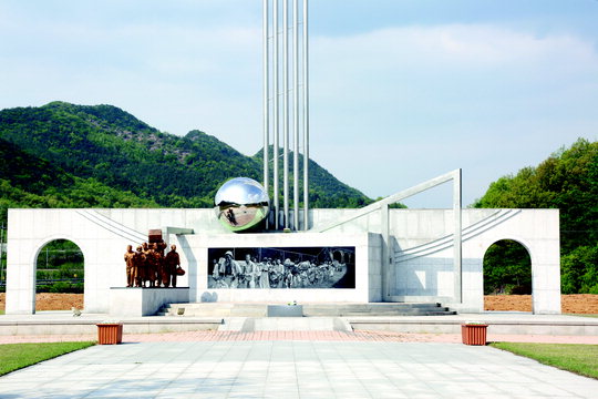 영동 노근리평화공원 추모 발길 이어져