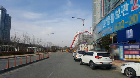 아산신도시 오피스텔 공사현장 주말 몰래 도로점용 타설