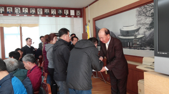 충남 밤영농조합법인, 외산면 장학생에게 장학금 100만원 전달