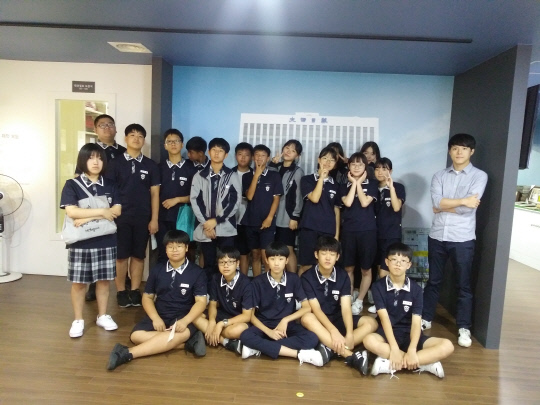 [사진뉴스] 대전 중리중학교 신문박물관 견학