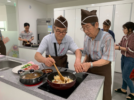 예산군보건소, 남자어르신 행복건강 요리교실 운영