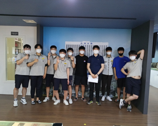 [사진뉴스] 대전중앙고등학교 3학년 교사 및 학생 신문박물관 견학