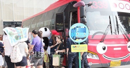 부산 신세계 센텀시티에 나타난 타요버스