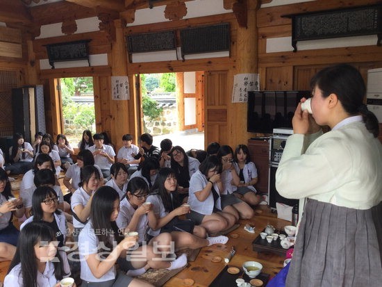 울산미용예술고등학교, 인성을 갖춘 미용인을 양성 위해 전통예절교육 실시