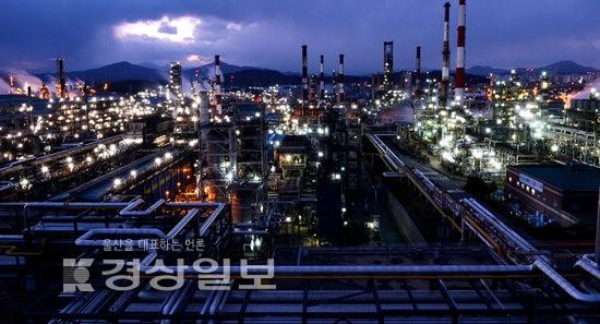 [세계는 초저유가 시대]사업구조 혁신하는 SK, 사업영역 넓히는 S-OIL