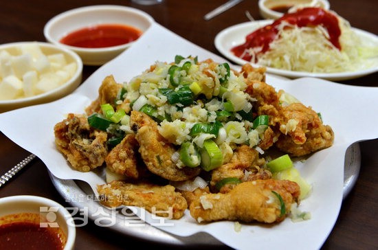 [이야기가 있는 울산맛집-맛 그리고 인생]고된 노동 뒤에 꿀맛같은 휴식 줬던 근로자들의 사랑방