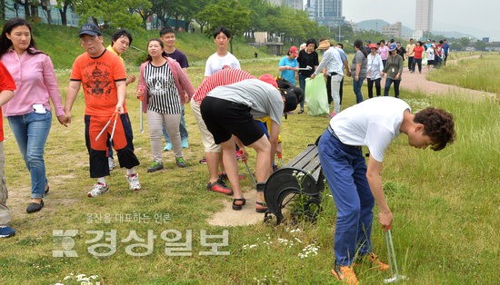 지역 17개 주·단기 시설 이용 장애인...태화강변 일원서 환경정화활동 펼쳐