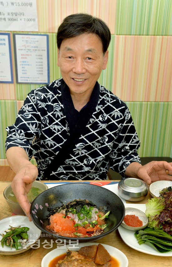 [이야기가 있는 울산맛집-맛 그리고 인생]살얼음 육수에 비벼먹는 물회 머릿속까지 얼얼