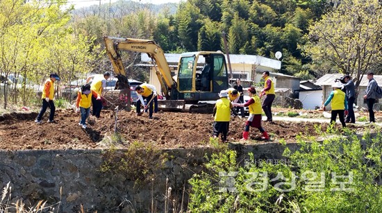 (사)울주군자원봉사센터 소속 울주군전문자원봉사단협의회, 두서면 상동마을에서 마을통합봉사활동