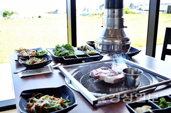 서귀포 중문 흑돼지맛집 꺼멍목장에서 제주의 봄 만끽하세요