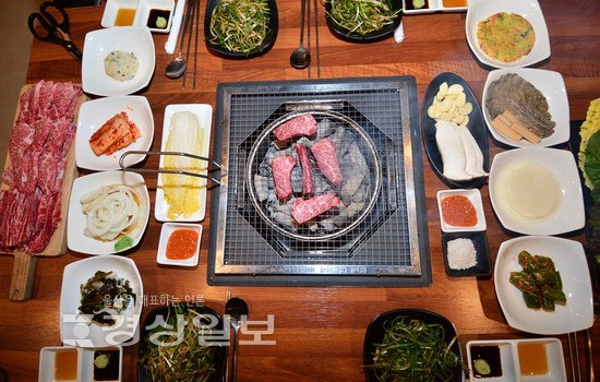 [으라차차 울산 골목상권]츄릅~ 군침 도는 이 한점의 유혹, 해가 지면 더 생기도는 전통시장