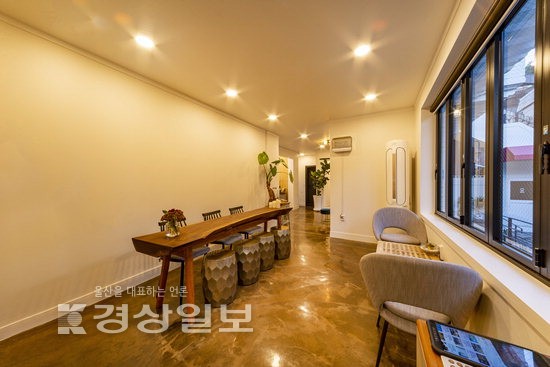 [다시 태어난 울산 골목길]낡은 집에 생기 불어넣으니…오래된 골목에 희망 피어나