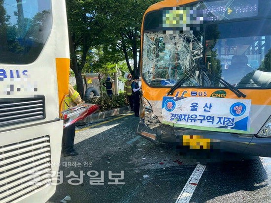 무거삼거리서 시내버스간 추돌사고…8명 부상