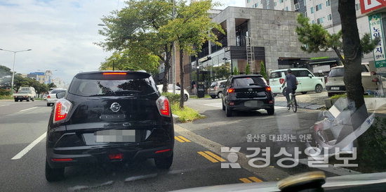 교통혼잡 주범된 드라이브스루 매장