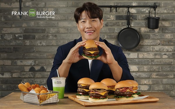 가수 김종국 수제버거 브랜드 프랭크버거와 전속모델 계약 체결