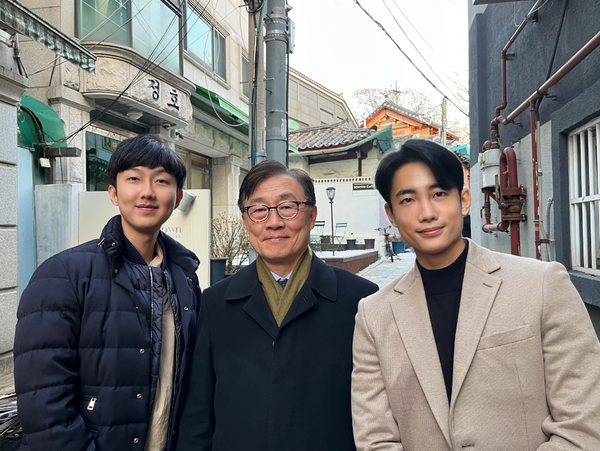 ㈜코스모스코리아그룹, 청소년과 미혼모를 위해 후원금 1000만원 기부