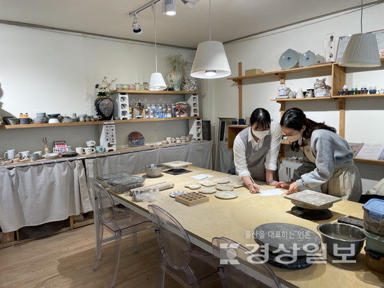 [차이나는 울산공방 클래스]수준·연령별 다양한 도예수업 진행