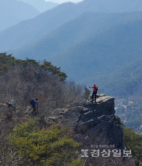 [산중문답]어려운 암릉구간과 멋진 풍경, 산행의 묘미와 여유 일거양득