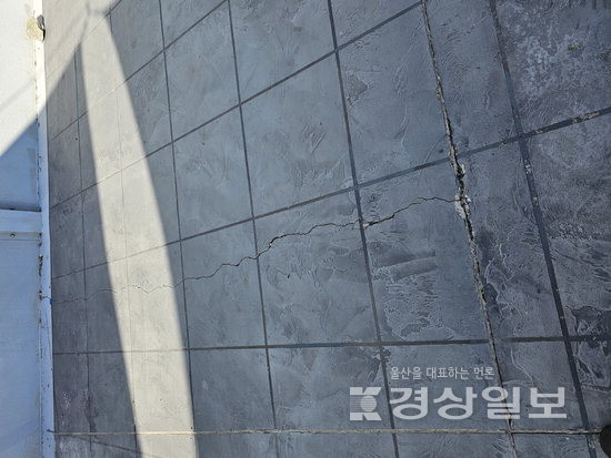 준공 1년도 안된 꽃바위바다소리길 하자 잇따라