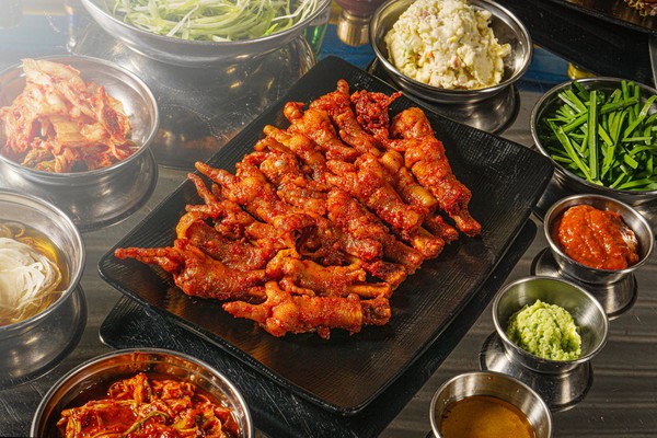 숯불차돌집·닭발 브랜드 윤이불닭발, 제휴기념 이벤트 진행