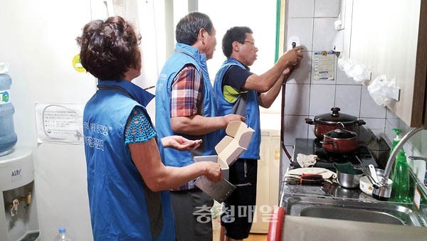 천안시 쌍용1동 행복키움지원단 독거노인 가스타이머 설치