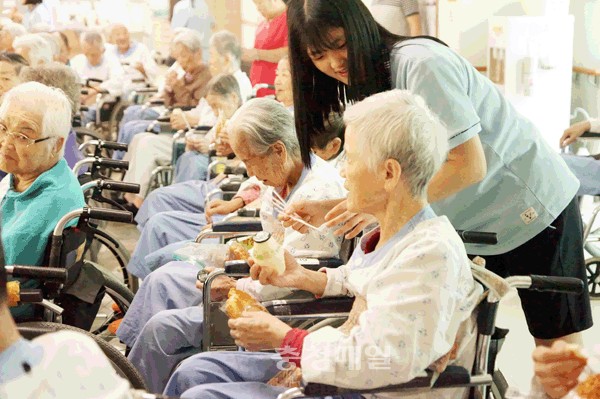 충주중산고 음악동아리, 노인병원 봉사활동