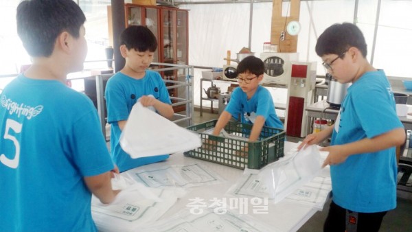 논산 부적초, 죽림요양원서 봉사활동