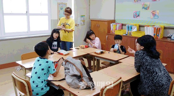 청주 용담초현양원분교, 학부모회장 1일 미용 봉사