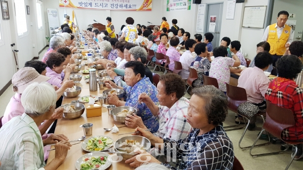 적십자봉사회 부여지구협의회, 초복맞이 삼계탕 나눔