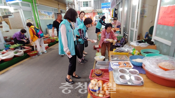 건보 청주서부지사, 전통시장 장보기 행사