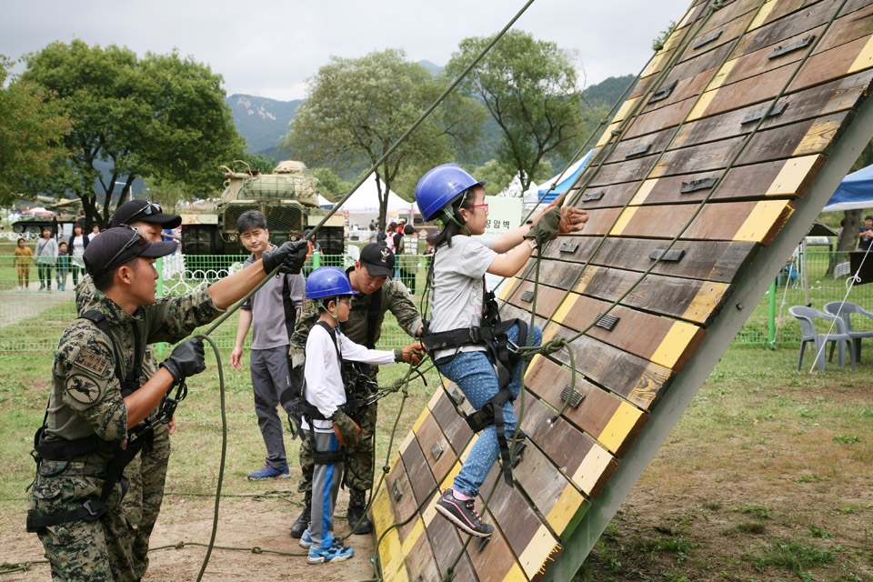 계룡軍문화축제 아빠와 함께하는 1박 2일 병영체험 인기