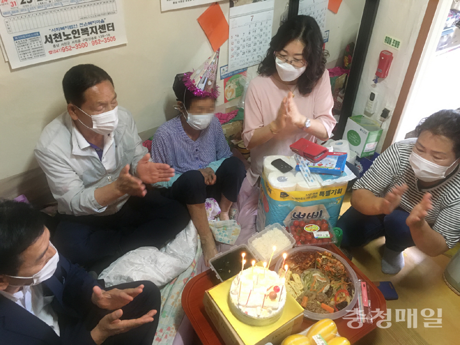 장항읍, 찾아가는 은빛나래 생신잔치