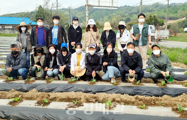 충북도, 생산적 일손 봉사 팔 걷어